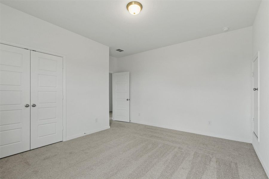 Spacious, unfurnished interior of a new home in Bridgeland Creekland Village, Cypress (Image 20).