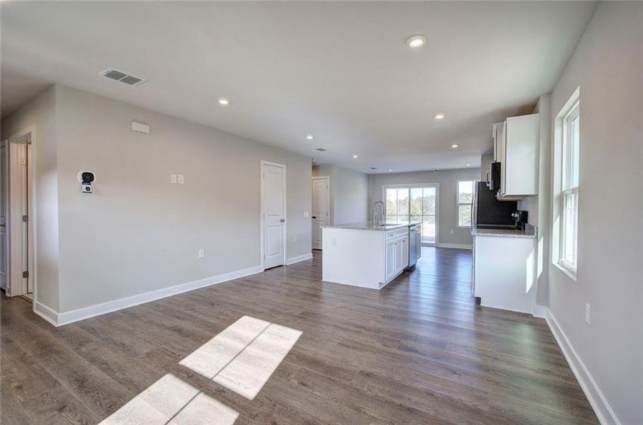 Spacious, unfurnished interior of a new home in Serenity 55+, Dallas (Image 15).