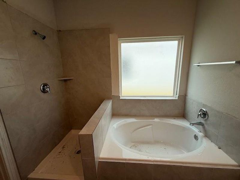 Furnished interior view inside a new home in Cliffstone Hills, Conroe (Image 8).