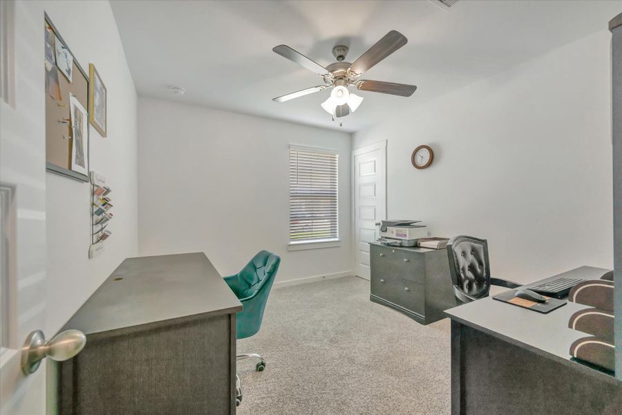 Furnished interior view inside a new home in Central Park, Texas City (Image 36). Furnished interior view inside a new home in Central Park, Texas City (Image 36).