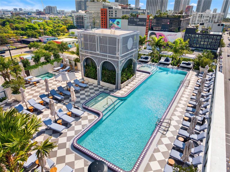 Condo located in Miami, FL showcasing its design and architecture (Image 34).