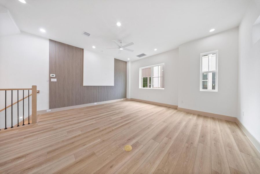 Spacious, unfurnished interior of a new home in , Houston (Image 25).