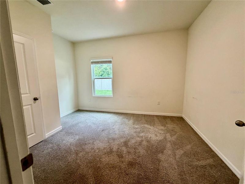 Spacious, unfurnished interior of a new home in , Gainesville (Image 9).
