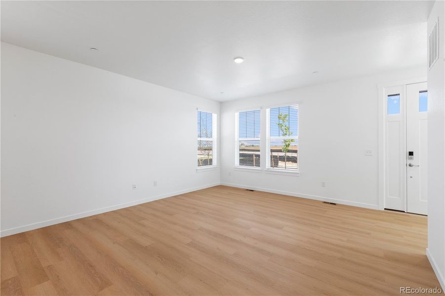 Spacious, unfurnished interior of a new home in Westerly, Erie (Image 13).