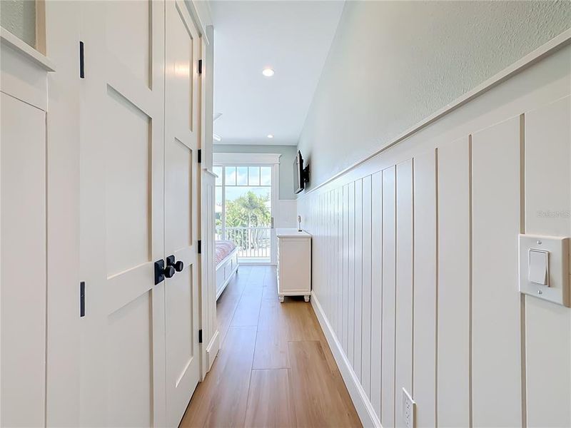 Spacious, unfurnished interior of a new home in , Bradenton Beach (Image 69).