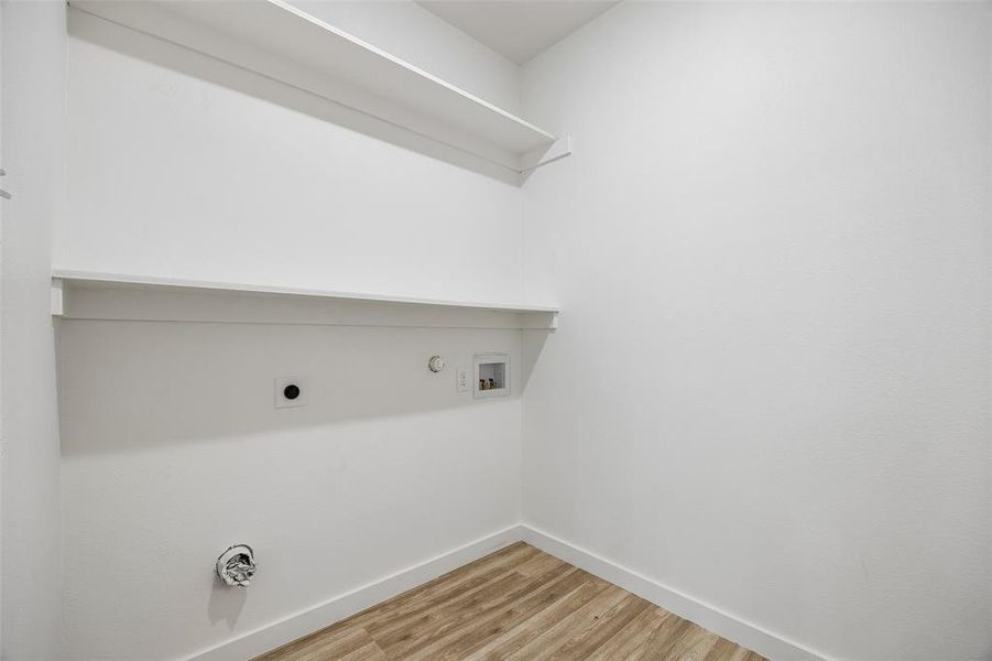 Spacious, unfurnished interior of a new home in , Mesquite (Image 29).