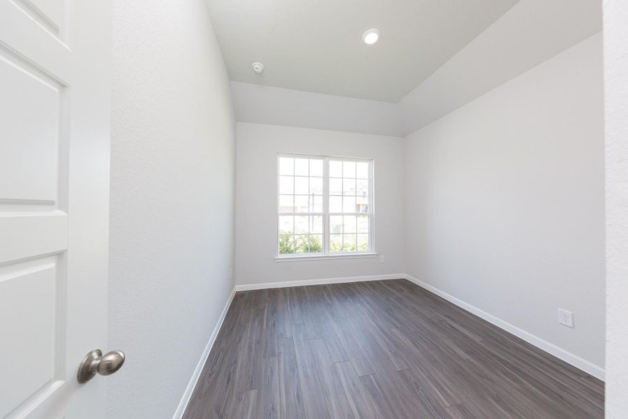 Spacious, unfurnished interior of a new home in Granger Pines, Conroe (Image 14). Spacious, unfurnished interior of a new home in Granger Pines, Conroe (Image 14).