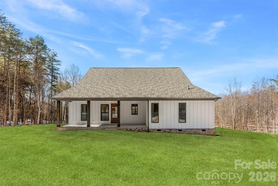 Exterior details and patio area of a home in , Kings Mountain (Image 29).