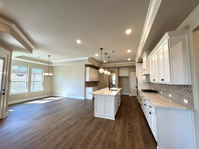 Spacious, unfurnished interior of a new home in Ladera Tavolo Park, Fort Worth (Image 16). Spacious, unfurnished interior of a new home in Ladera Tavolo Park, Fort Worth (Image 16).