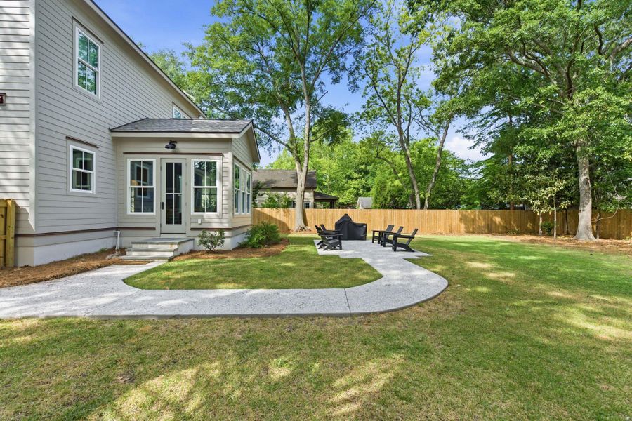 Exterior details and patio area of a home in , Charleston (Image 3).