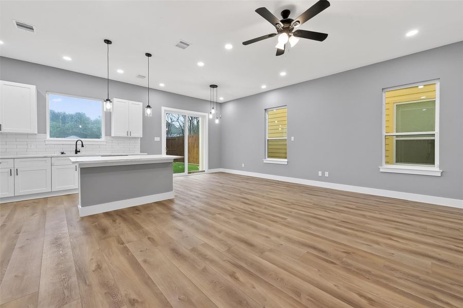 Spacious, unfurnished interior of a new home in , Houston (Image 21).