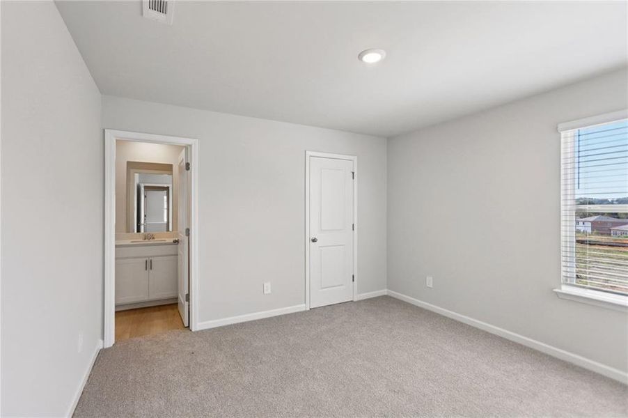 Spacious, unfurnished interior of a new home in Creekside at Oxford Park, Fairburn (Image 30). Spacious, unfurnished interior of a new home in Creekside at Oxford Park, Fairburn (Image 30).