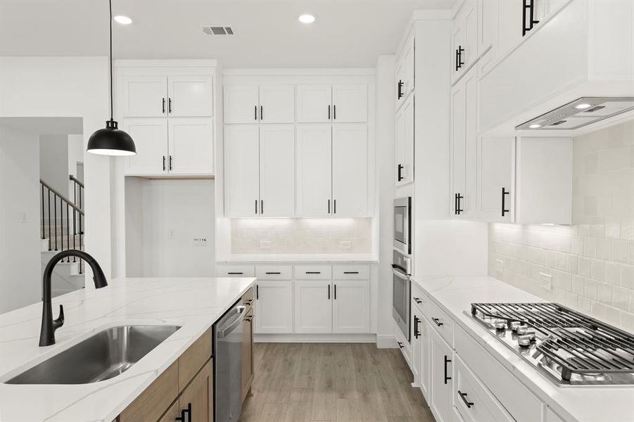 10. 5313 Archeron - Kitchen (3) 10. 5313 Archeron - Kitchen (3)