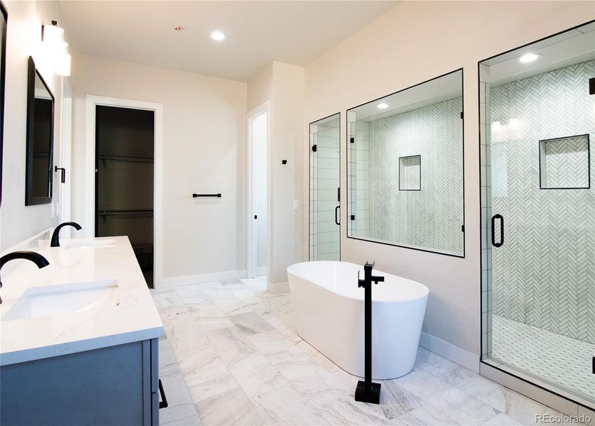 Furnished interior view inside a new home in , Lakewood (Image 13).