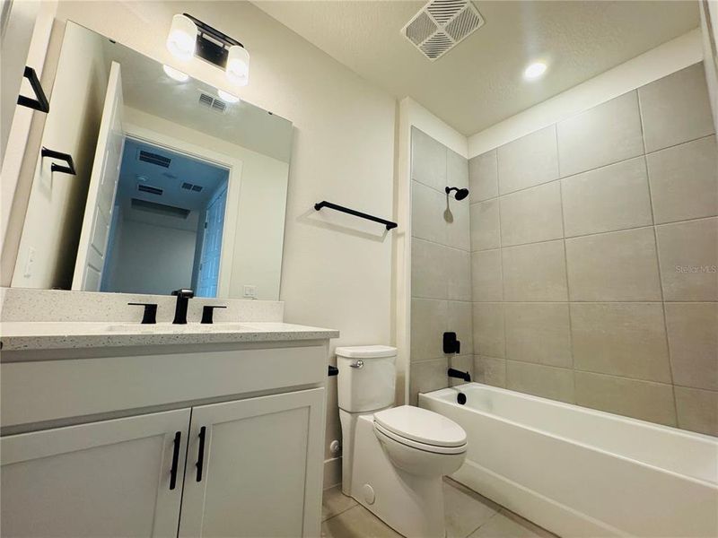 Furnished interior view inside a new home in , Oviedo (Image 12).
