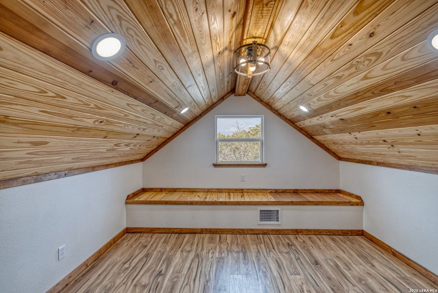 Spacious, unfurnished interior of a new home in , Uvalde (Image 8).