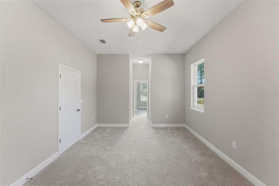 Spacious, unfurnished interior of a new home in , Citrus Springs (Image 53).