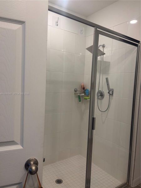 Close-up of interior finishes inside a home in , Haines City (Image 21).