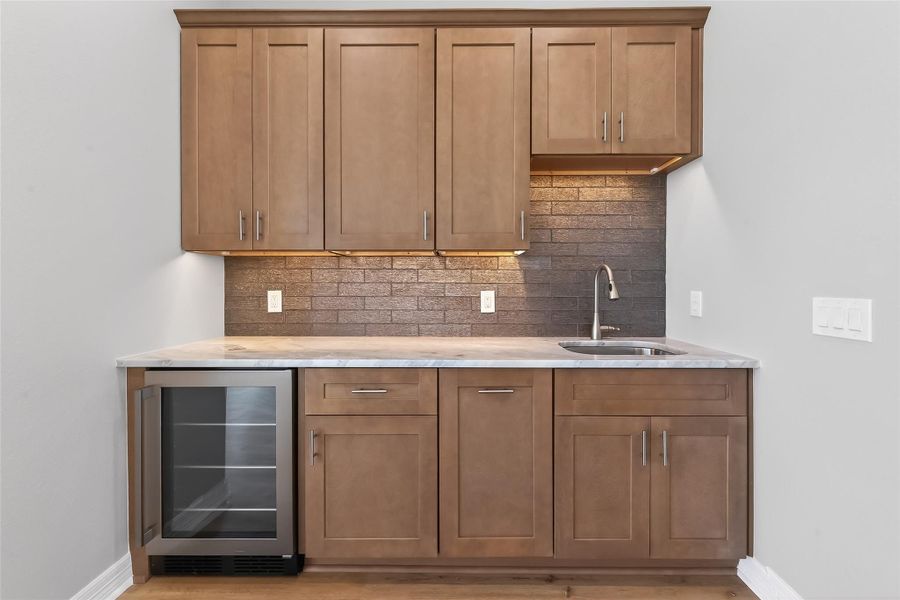 Furnished interior view inside a new home in , Freeport (Image 15).