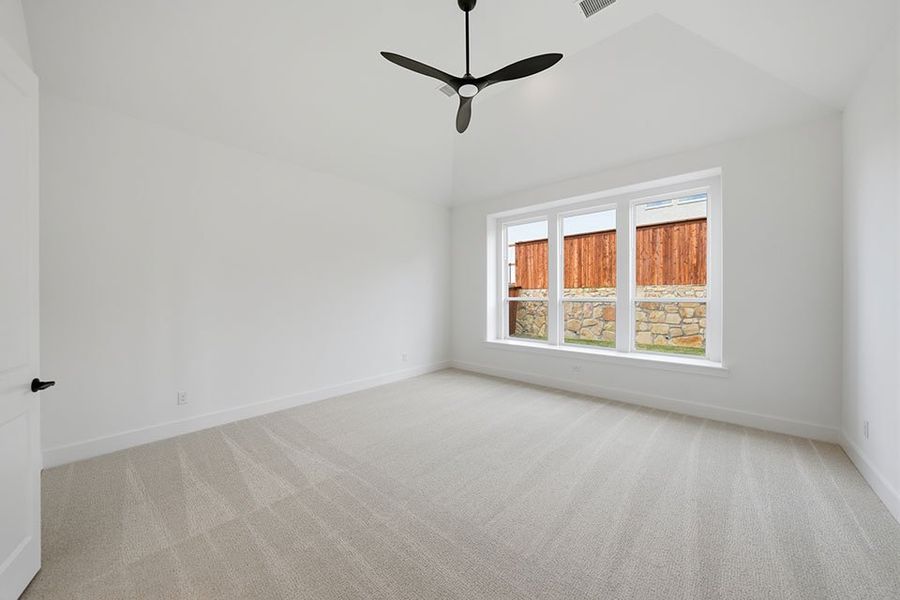 Spacious, unfurnished interior of a new home in Custer Ridge Estates, Allen (Image 32).