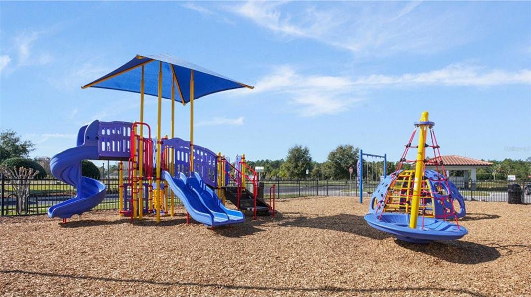 Community amenities in , Davenport (Image 33).