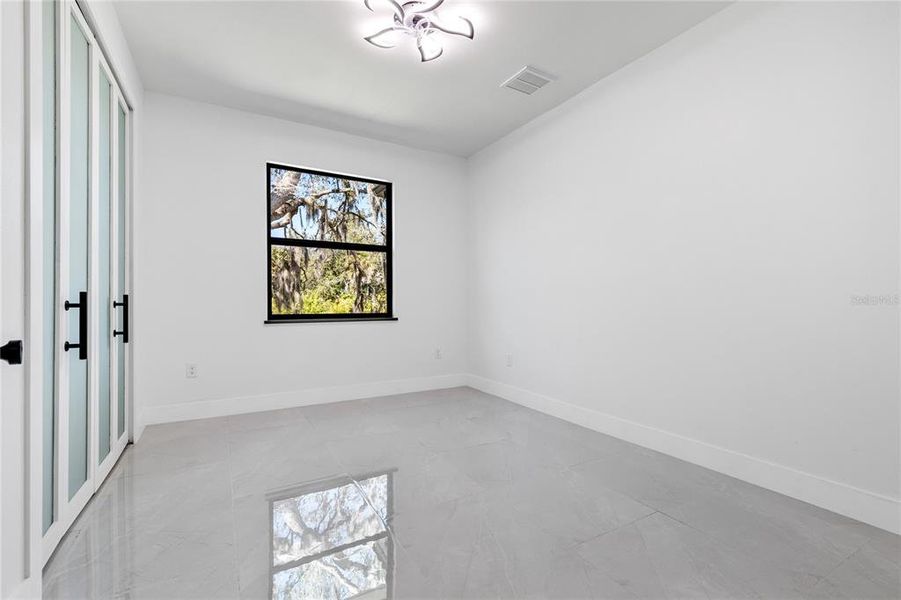 Spacious, unfurnished interior of a new home in , Punta Gorda (Image 28).