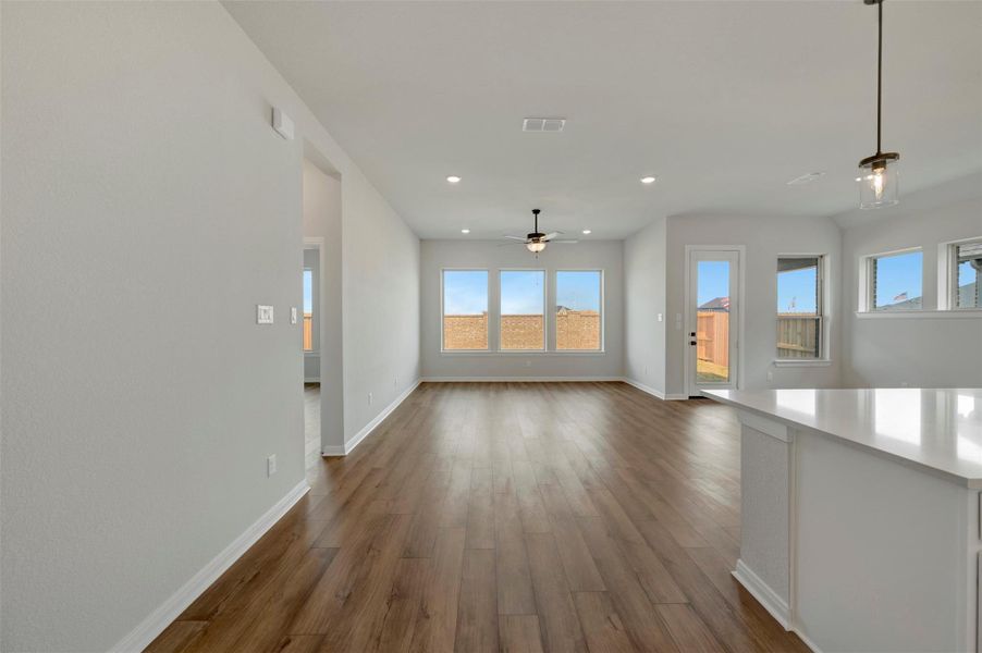 Spacious, unfurnished interior of a new home in Beacon Point at Lago Mar 50’ Homesites, Texas City (Image 22).