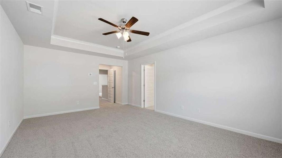 Spacious, unfurnished interior of a new home in Inverness at Sugarloaf, Lawrenceville (Image 26).