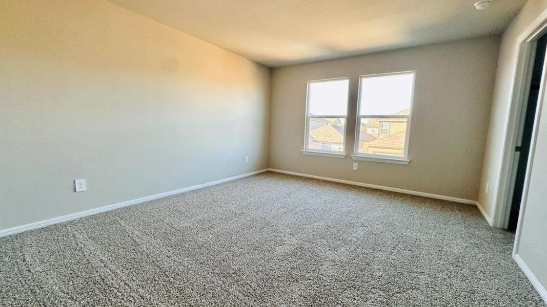 Spacious, unfurnished interior of a new home in Orchard Village, Fort Worth (Image 16).