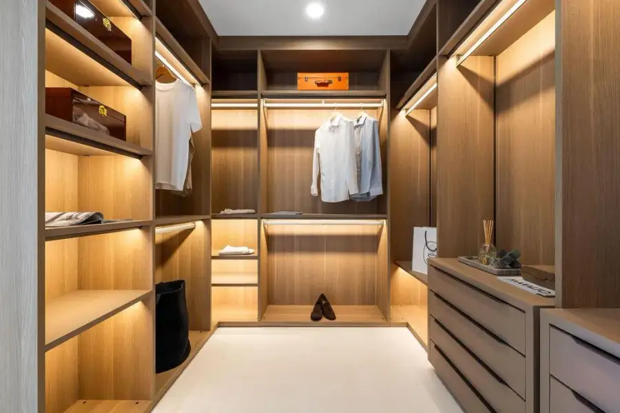 Walk In Closet