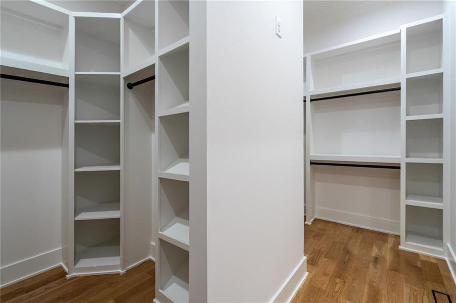 Spacious, unfurnished interior of a new home in , Brookhaven (Image 20).