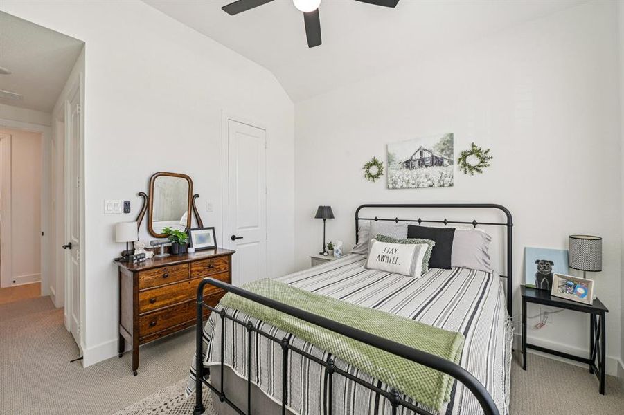 Furnished interior view inside a new home in Ridge Crossing, Waxahachie (Image 9).