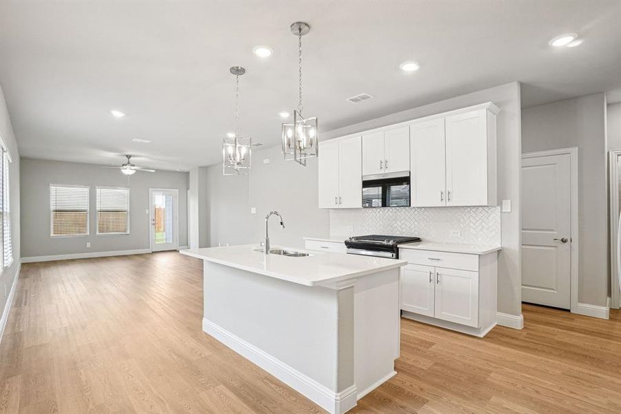 Photo is not of the actual home, but is an inspirational photo of builder’s model home and may depict options, furnishings, and/or decorator features that are not included. Photo is not of the actual home, but is an inspirational photo of builder’s model home and may depict options, furnishings, and/or decorator features that are not included.