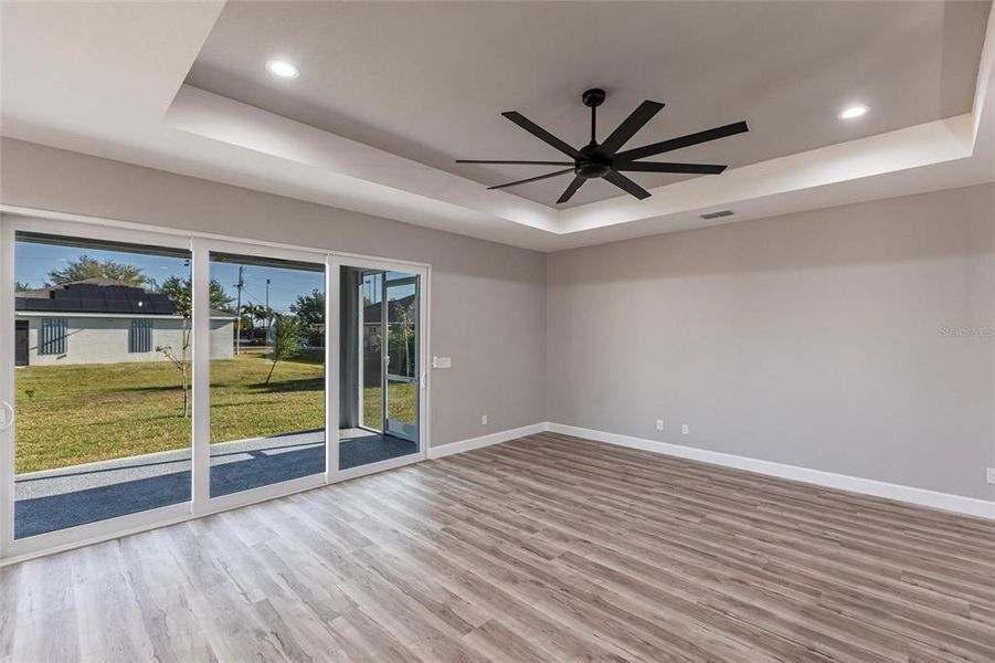 Spacious, unfurnished interior of a new home in , Cape Coral (Image 26).