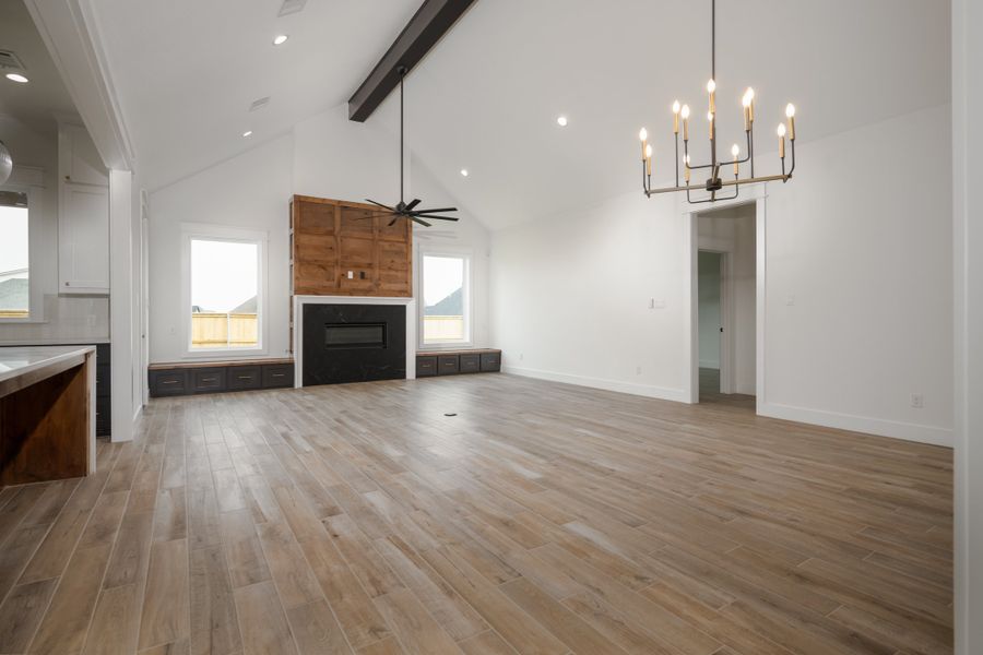 Spacious, unfurnished interior of a new home in Greens Prairie Reserve, College Station (Image 25).