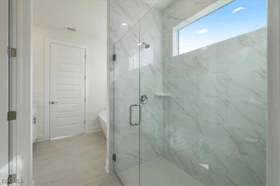 Image 42 of a home in Cape Coral.