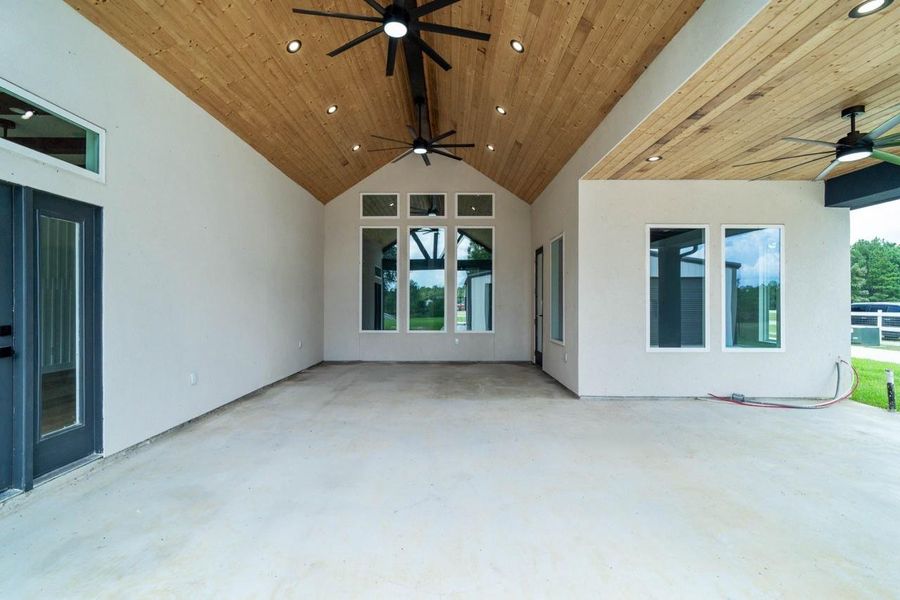 Nice big patio to entertain, and with gas hose, and plumbing hose to make an outdoor kitchen. Nice big patio to entertain, and with gas hose, and plumbing hose to make an outdoor kitchen.