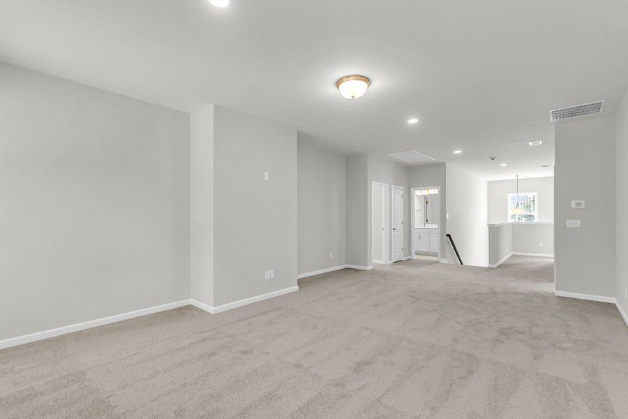 Spacious, unfurnished interior of a new home in Tidewater at Lakes of Cane Bay, Summerville (Image 19). Spacious, unfurnished interior of a new home in Tidewater at Lakes of Cane Bay, Summerville (Image 19).