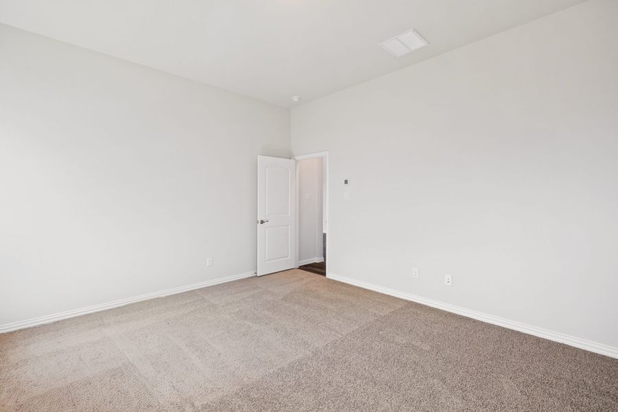 Spacious, unfurnished interior of a new home in Elevon, Lavon (Image 27).