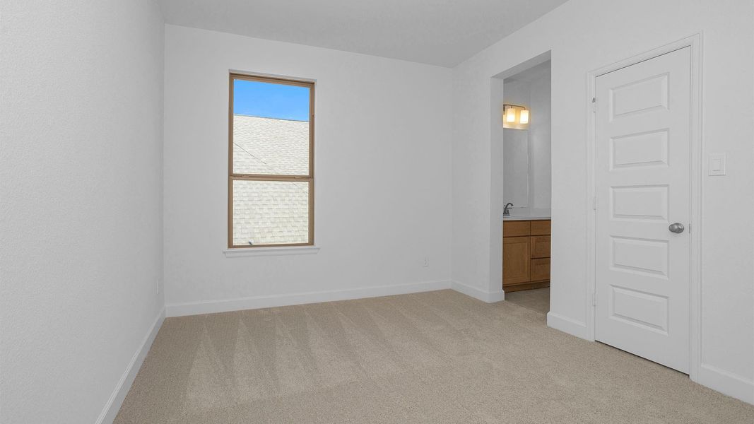 Spacious, unfurnished interior of a new home in Bridgeland 55', Cypress (Image 6).