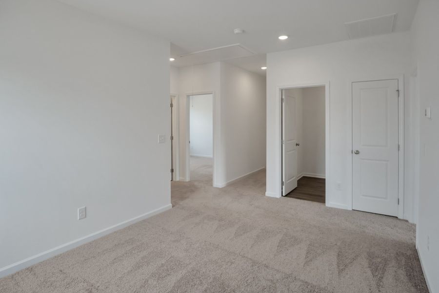 Spacious, unfurnished interior of a new home in Winston Place, Gallatin (Image 15).