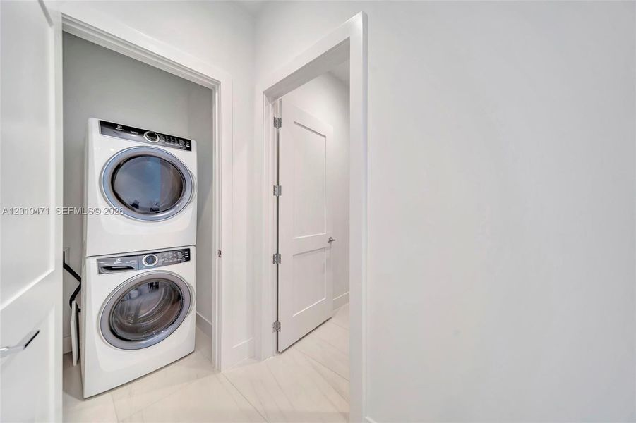 Furnished interior view inside a new home in , Fort Lauderdale (Image 34).