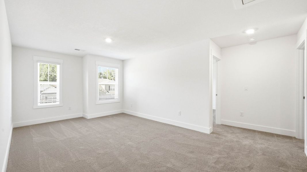Spacious, unfurnished interior of a new home in Fieldcrest Acres, Blountville (Image 19).