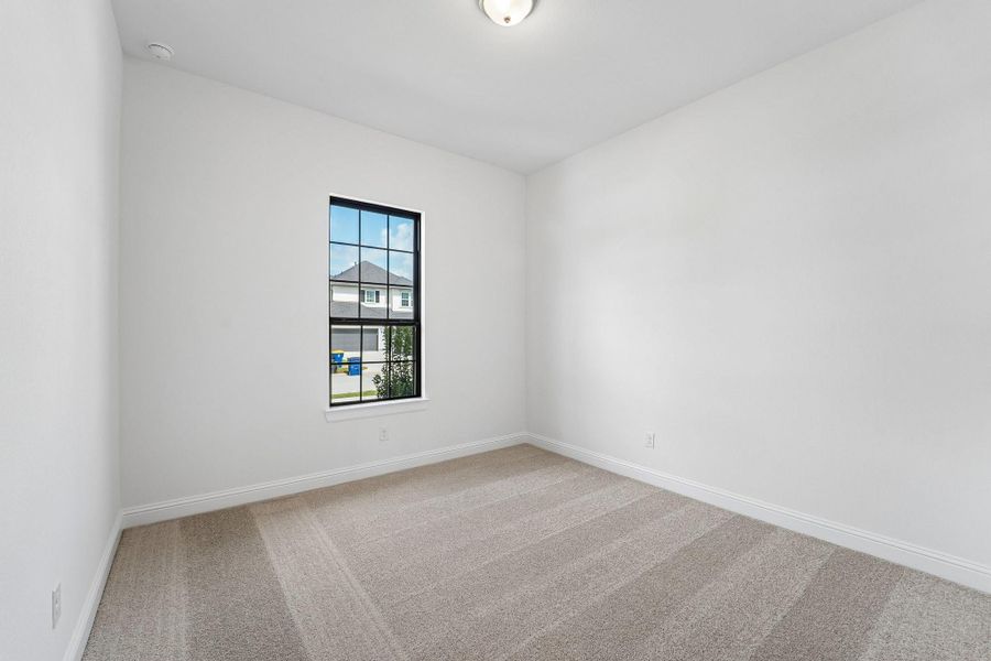 Spacious, unfurnished interior of a new home in Del Bello Lakes 60', Manvel (Image 32).