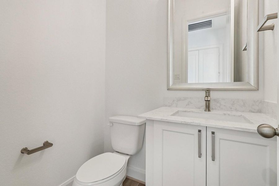 21118 Flowerhorn Bath