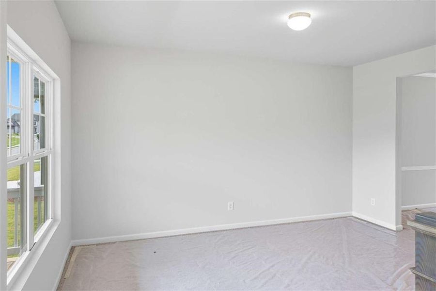 Spacious, unfurnished interior of a new home in Creekside Landing, Dallas (Image 16).