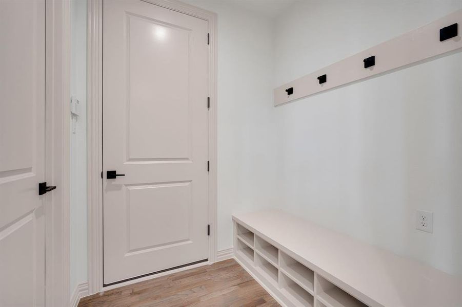 Spacious, unfurnished interior of a new home in , Waxahachie (Image 26).