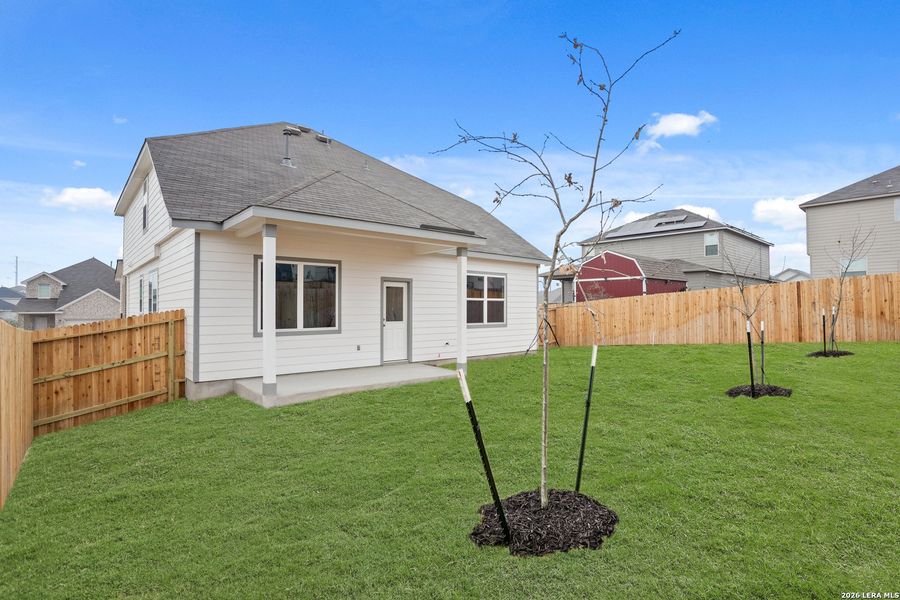 Exterior details and patio area of a home in Hunters Ranch, San Antonio (Image 19).