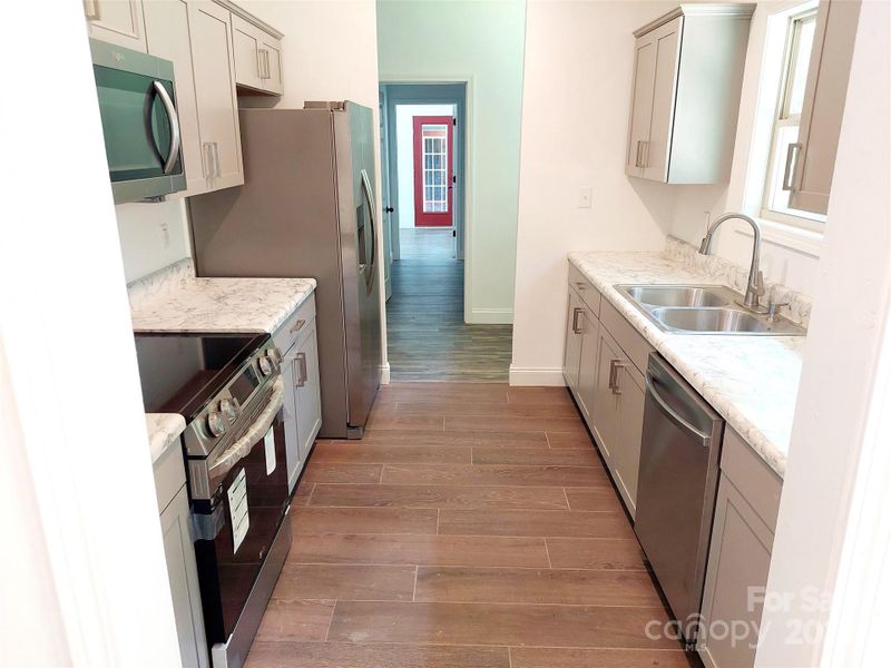 Spacious, unfurnished interior of a new home in , Hendersonville (Image 11).