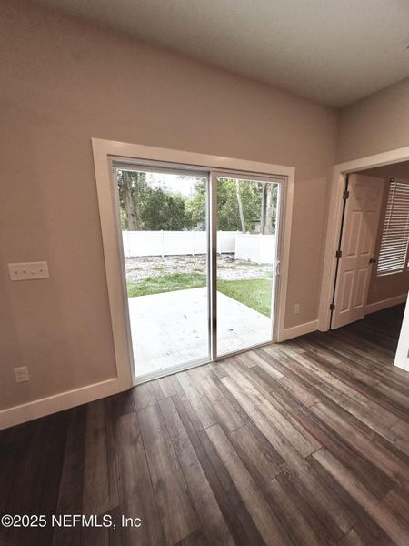 Spacious, unfurnished interior of a new home in , Jacksonville (Image 11).